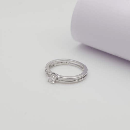 Dual Line Single Pointer Rings– 14KT White Gold Side focus