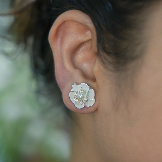 White & Silver Pearl Blossom Earrings - iAMORY